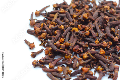 Fototapeta Naklejka Na Ścianę i Meble -  A spice of dried cloves, herbal medicine plant