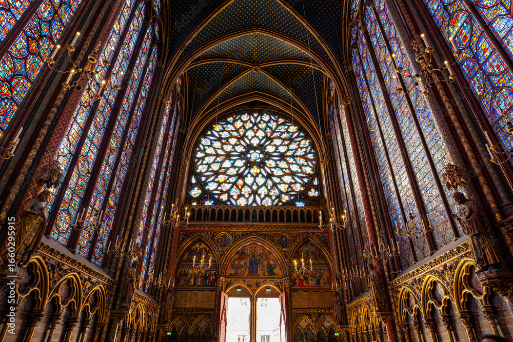 Obraz premium Panoramic interior view of Sainte-Chapelle stained glass windows, Paris