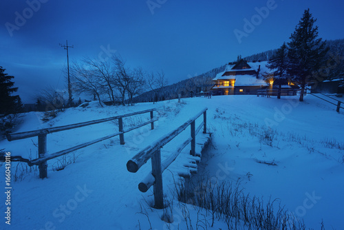 Fototapeta Naklejka Na Ścianę i Meble -  Pilsko - Hala Miziowa - schronisko - Beskidy - Żywiec