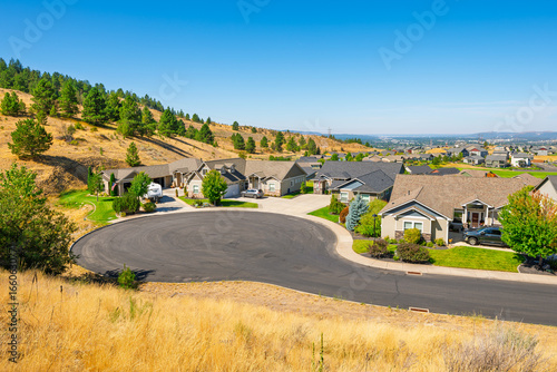 Bilde på lerret A suburban cul de sac surrounded by newer homes on a hill overlooking a valley and city in the Northwest of the USA