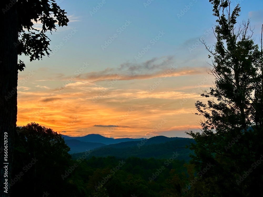 Obraz premium sunset in the mountains