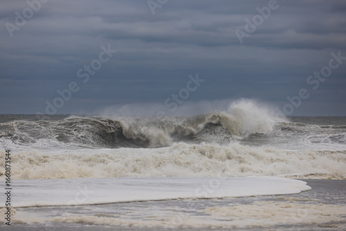 Wallpaper Mural Atlantic Ocean in New Jersey during Hurricane Erin, August 2025 Torontodigital.ca