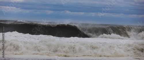 Wallpaper Mural Atlantic Ocean in New Jersey during Hurricane Erin, August 2025 Torontodigital.ca
