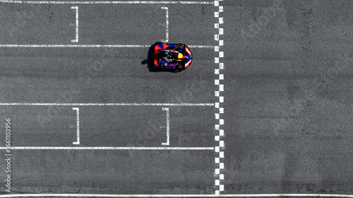 Quadro su tela Aerial view go kart, Go kart racing track, Kart racers drive on track top top view, Go Kart race track