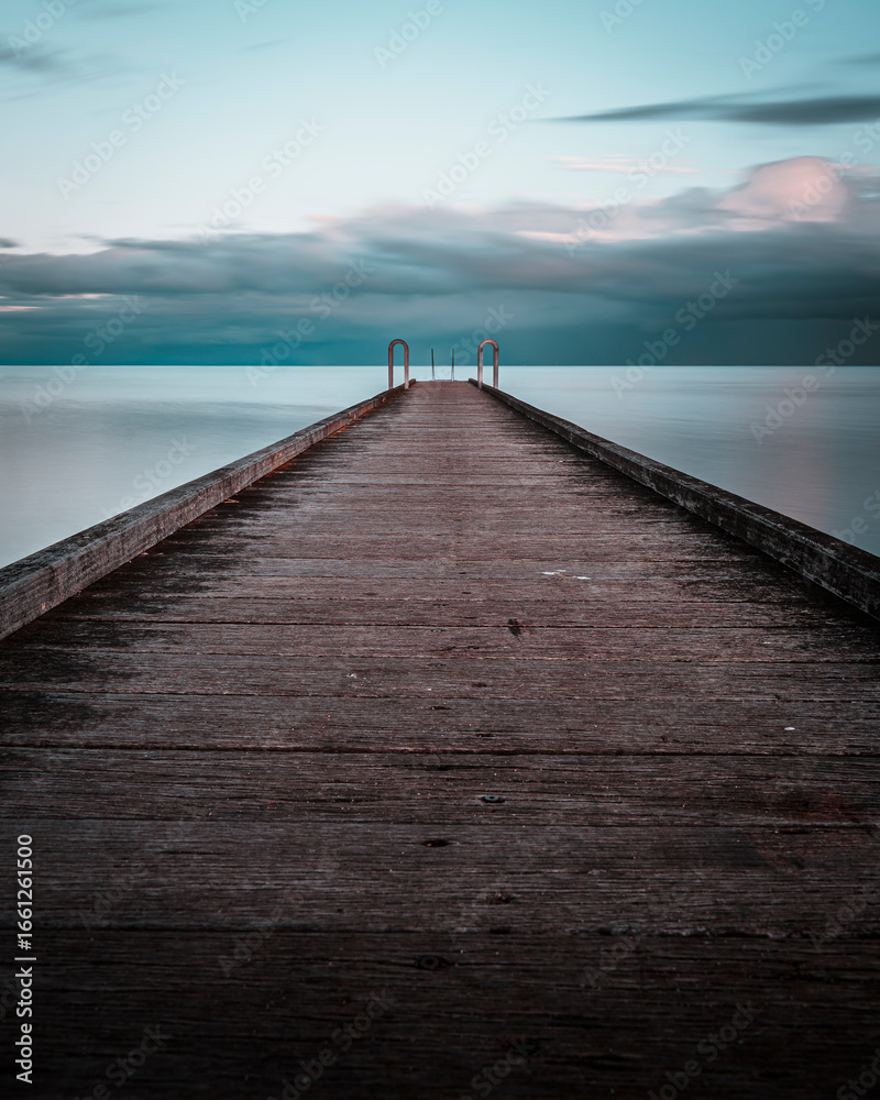 Fototapeta premium pier on the sea