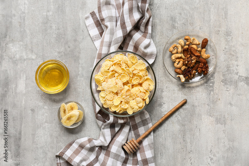 Healthy breakfast cereal wi...