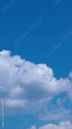 流れる雲と青空のタイムラプス　夏　8月
