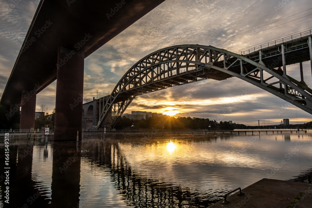 Naklejka premium Stockholm, Sweden The Arsta railroad bridge at dawn.