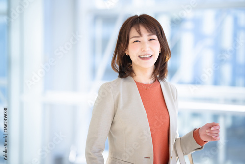 女性 Free Download 女性 - GFXLoad