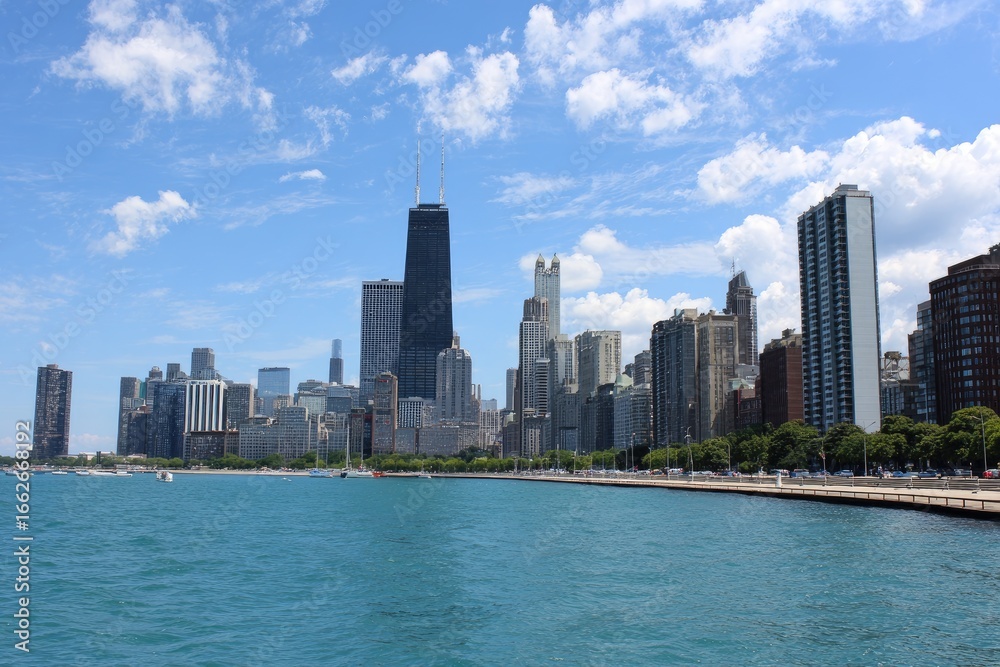 Obraz premium City Skyline View on a Clear Day