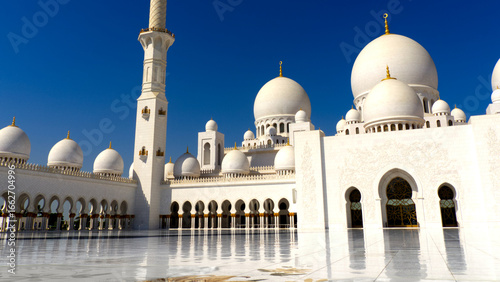 Scheich Zayid Moschee in Abu Dhabi, VAE – Islamische Architektur und Wahrzeichen