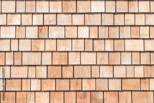 Canvastavla Wooden shingle roof background of new red brown cedar shake wood tile siding row