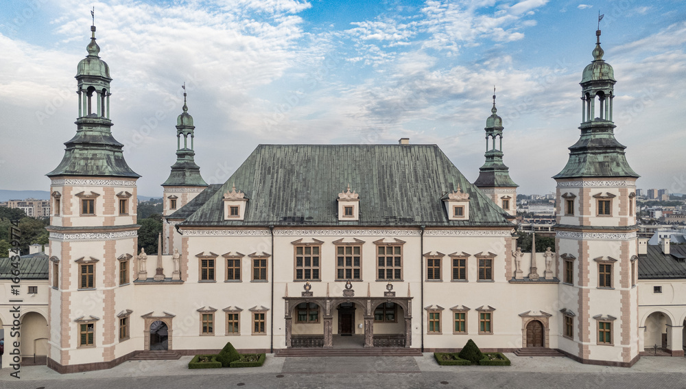 Obraz premium Pałac Biskupów Krakowskich w Kielcach