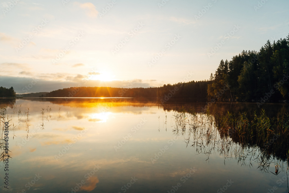 Obraz premium Sunset at a Lake