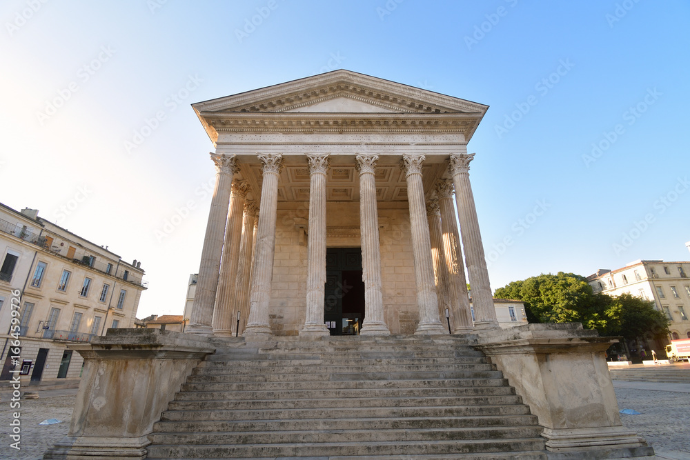 Obraz premium Ancient Roman Temple Maison Carrée — Nîmes, France, 15 August 2025