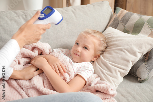 Mother with infrared thermo...