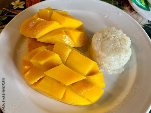 thai dessert mango