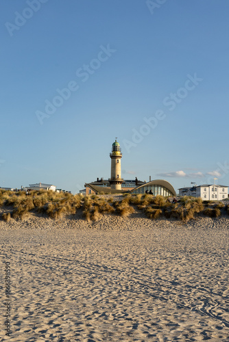 Leuchtturm Warnemünde im Abendlicht