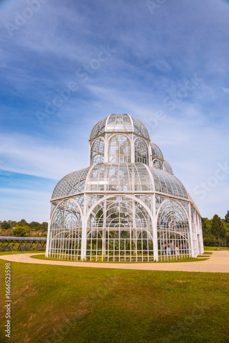Cuadro en lienzo Greenhouse botanical in city of Curitiba, Brazil, with a metal framework and glass panels houses internal vegetation