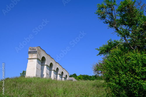 Monument romain en France (arches)