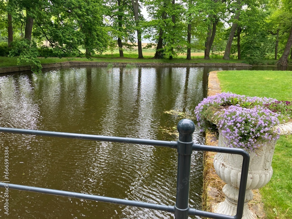 Obraz premium Impressionen von Schloss Mellentin auf der Ostseeinsel Usedom