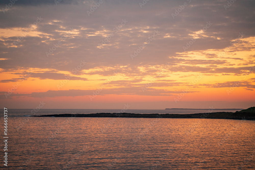 Fototapeta premium Streedagh Beach sunset with Atlantic ocean horizon