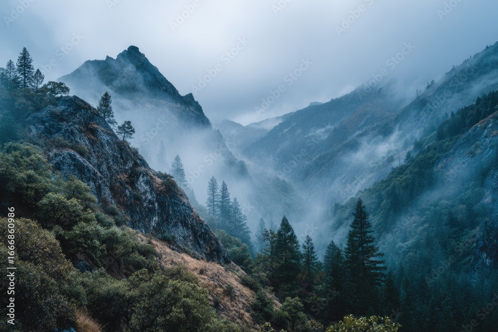 Fototapeta premium Misty mountain range landscape (1)