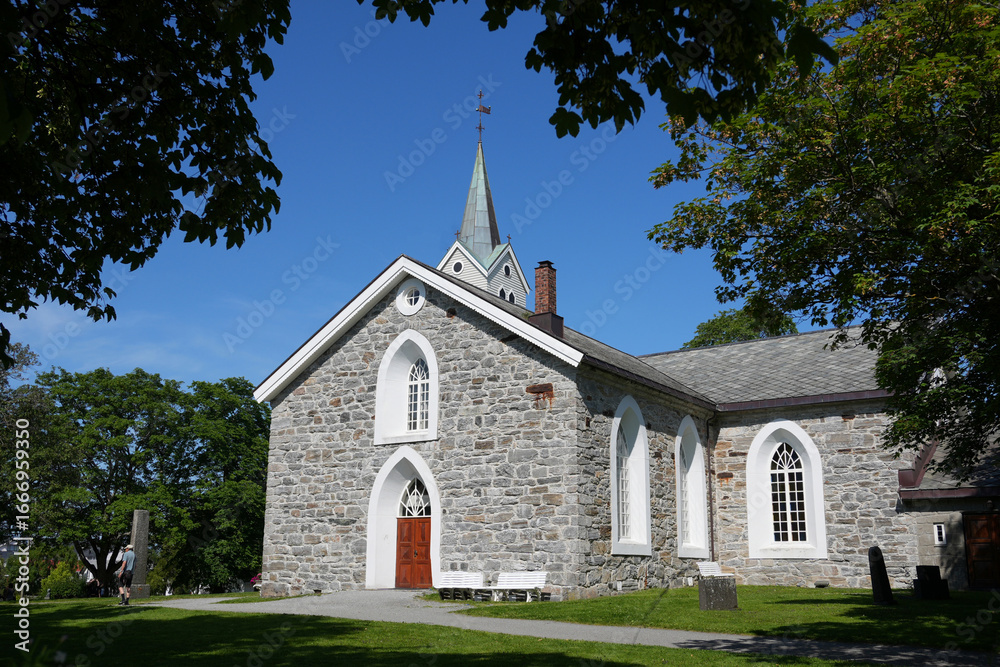 Fototapeta premium Blick auf die Kirche in Brønnøysund in Norwegen