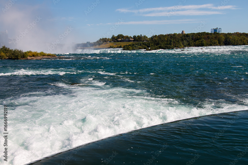 Fototapeta premium Impressive Horsehoe Falls, Niagara river, Niagara Falls, Ontario, Canada