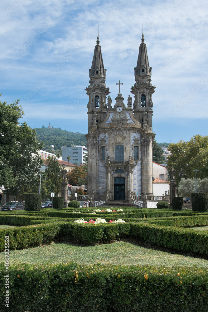 Obraz premium Our lady of oliveira church, historic center of guimaraes, portugal