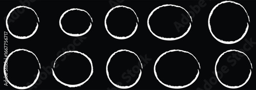 Crayon circle highlight, freehand ovals doodle. Chalk pencil ellipse frames, round shapes in sketch style.Red circle, pen draw. Vector marker circular lines, doodle round circles for message note mark