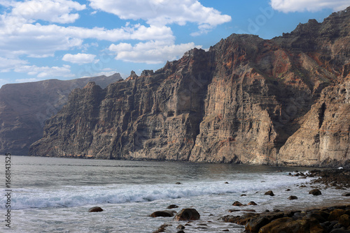 Tableau sur toile Panoramic view of the huge rock cliffs of Los Gigantes in Tenerife, Canary Islands, Spain