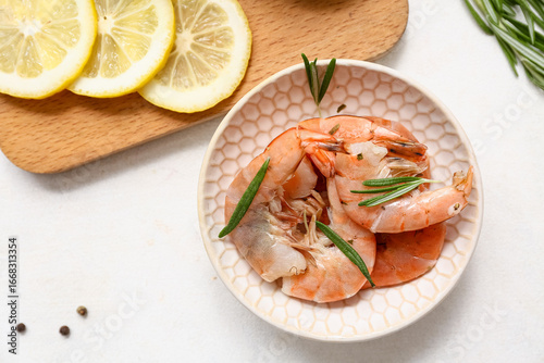Fresh cooked shrimp with ro...