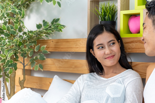 Fotografi Wife and husband heal reconcile from sulk by caressing and hugging together