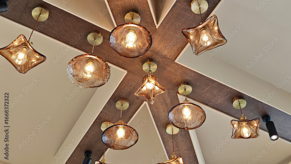 Obraz premium Lamps in a coffee shop