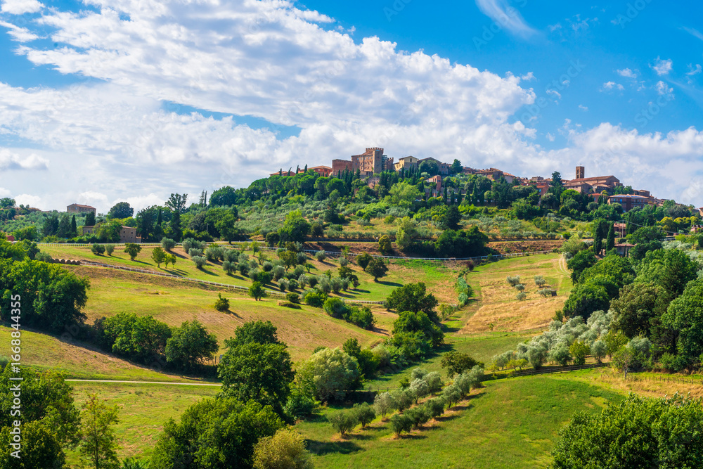 Obraz premium Casole d'Elsa skyline of the town. Tuscany, Italy