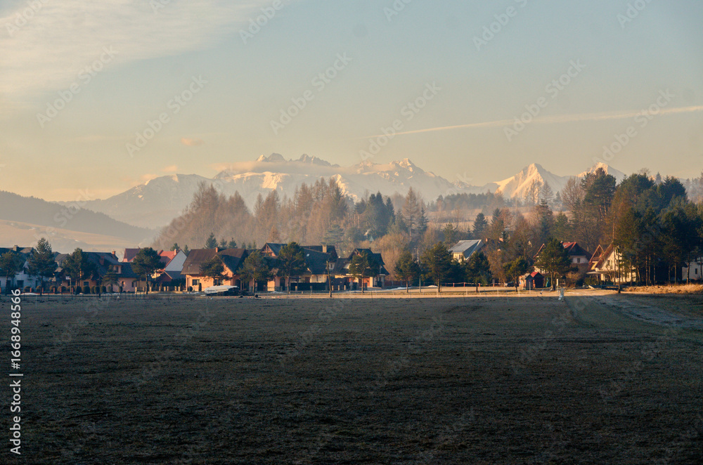 Naklejka premium Three Crowns peak in the Pieniny Mountains seen from a hiking trail, scenic mountain landscape.