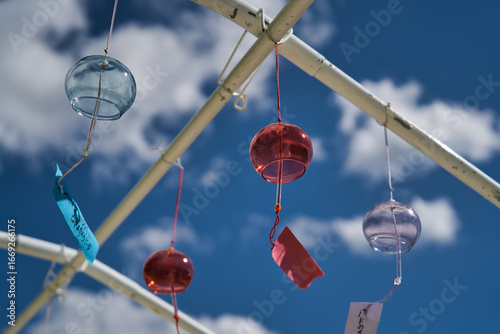 Wallpaper Mural 夏の空に風鈴 Torontodigital.ca