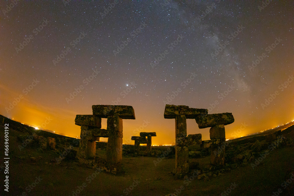 Φωτογραφία The ancient city of Blaundos, located within the borders of Sülümenli village in the Ulubey district, 40 km from Uşak, is registered as a first-degree protected area