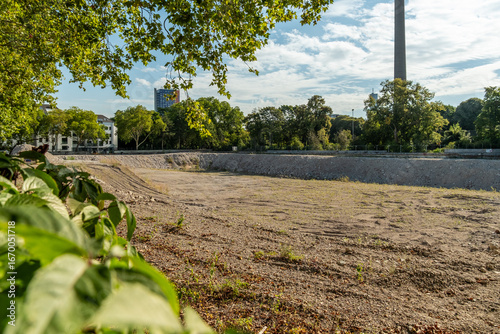 Wallpaper Mural Baugrube an der Inneren Kanalstraße mit Vegetation, Köln, NRW, Deutschland Torontodigital.ca