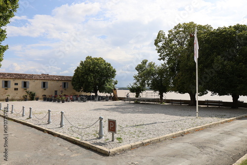 Принти на полотні La place d'armes, ville de Blaye, département de la Gironde, France