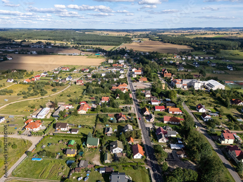Fototapeta Naklejka Na Ścianę i Meble -  Krajobraz polskiej wsi na Warmii