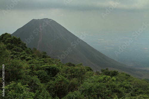 Tableau sur toile Volcan de Izalco in Salvador near Santa Ana
