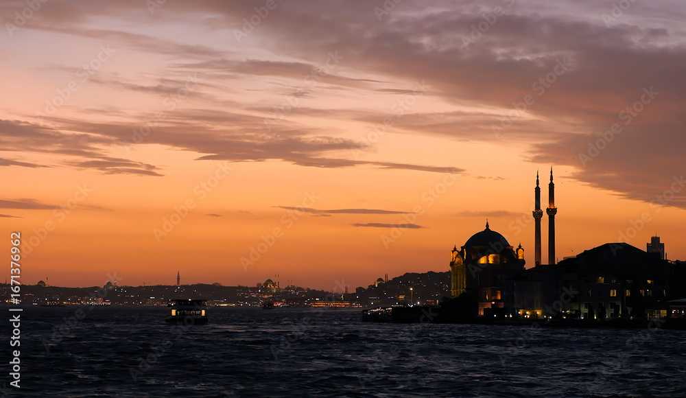 Naklejka premium Grand Mecidiye Mosque Ortakoy at night. History of Istanbul, Turkey