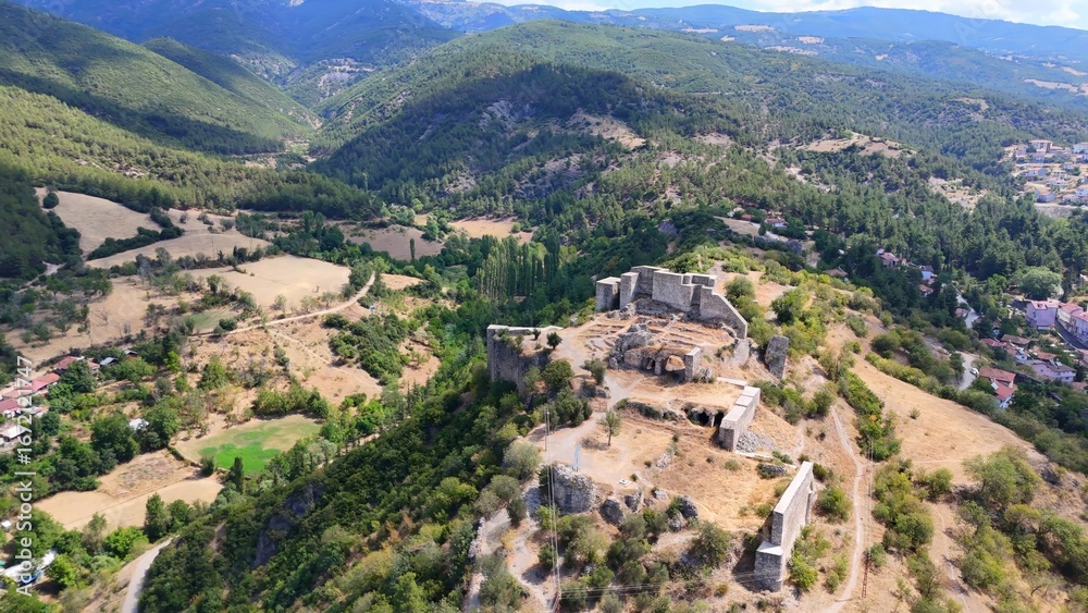 Fototapeta premium Niksar Castle, locally known as Niksar Kalesi, lies in the city of the same name, in the province of Tokat in Turkey.