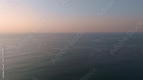 朝日が昇る静かな海２