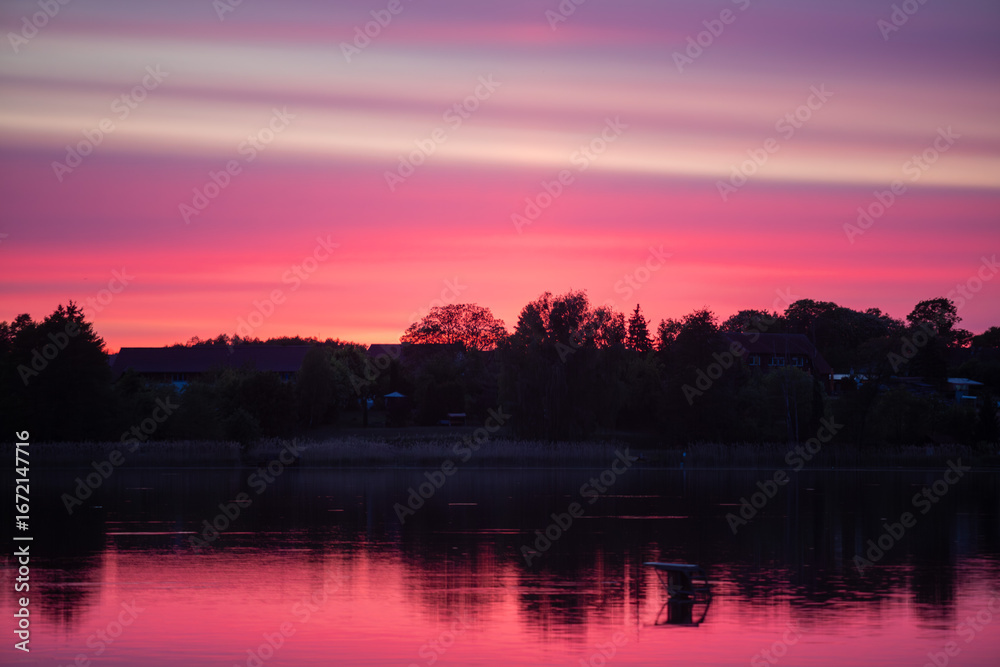 Naklejka premium Abendstimmung am Röddelinsee in Brandenburg bei Templin