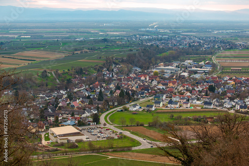 Markgräflerland mit Vogesen im Hintergrund