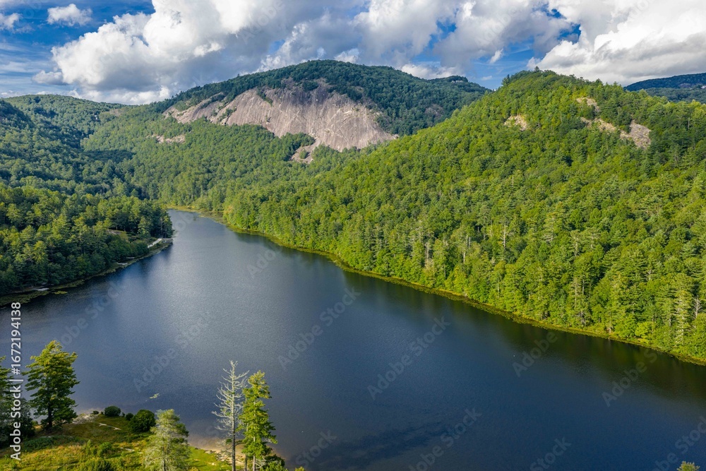 Fototapeta premium fairfield lake, Sapphire, North Carolina