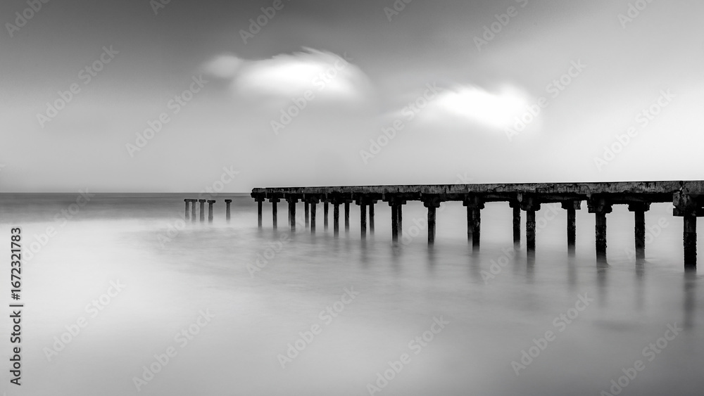 Obraz premium Colachel old harbour pier 